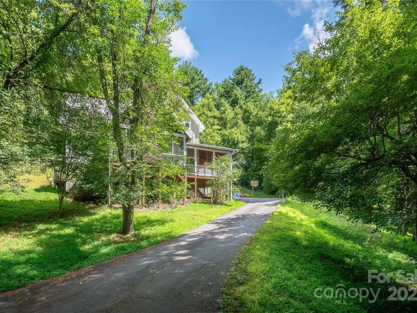 259 Palmer Drive, Boone, NC 28607.  MLS# CAR4282006, YatesRealty ID 29503. 