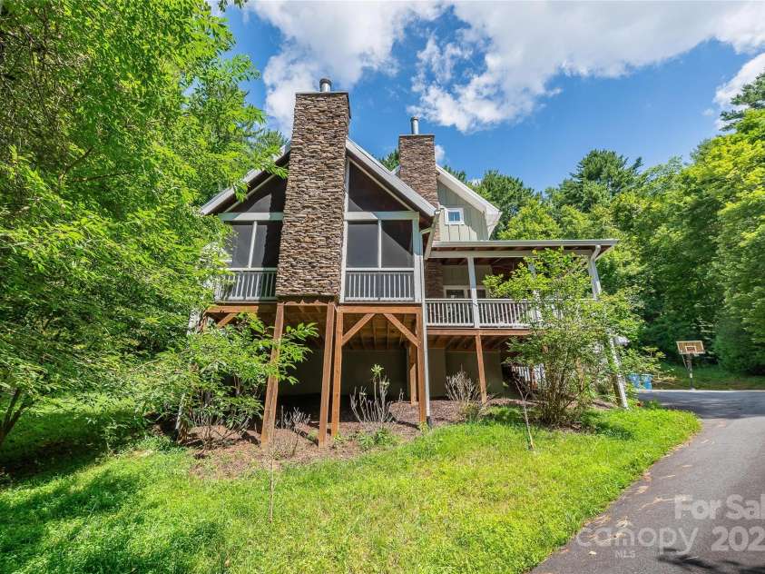 259 Palmer Drive, Boone, NC 28607.  MLS# CAR4282006, YatesRealty ID 29503. 