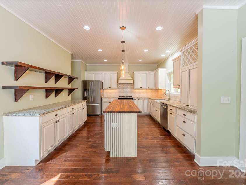 259 Palmer Drive, Boone, NC 28607.  MLS# CAR4282006, YatesRealty ID 29503. 