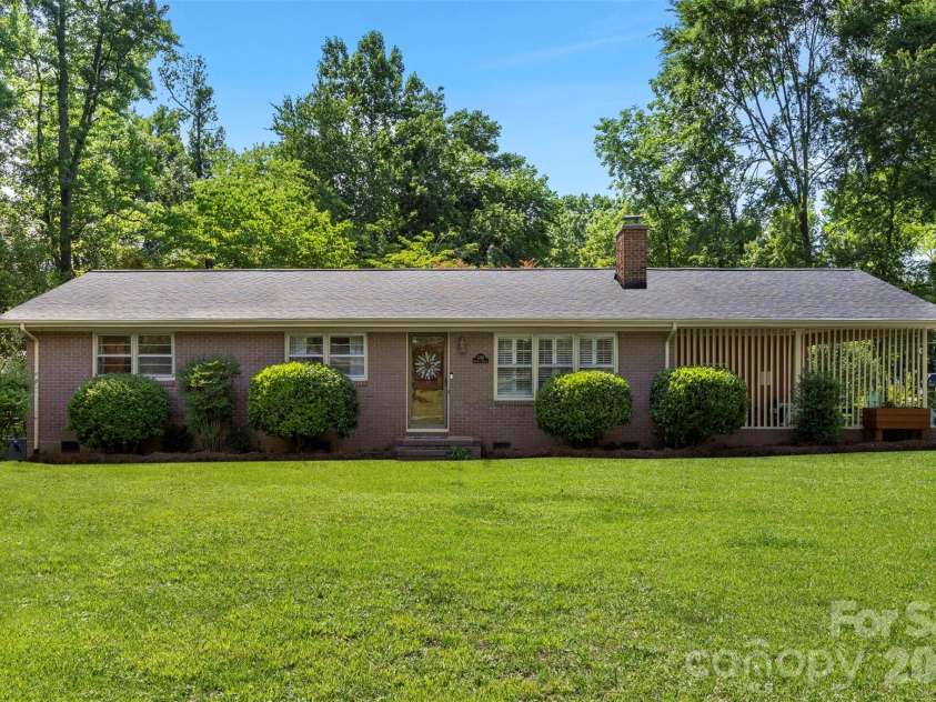 3701 Bellevue Terrace, Gastonia, NC 28056.  MLS# CAR4390638, YatesRealty ID 29503. 