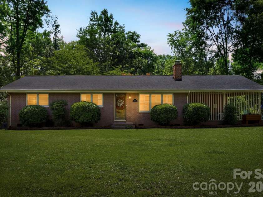 3701 Bellevue Terrace, Gastonia, NC 28056.  MLS# CAR4390638, YatesRealty ID 29503. 