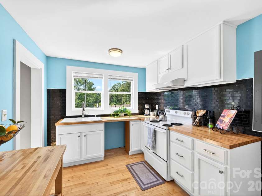 440 Carolina Avenue, Brevard, NC 28712.  MLS# CAR4390978, YatesRealty ID 29504. Updated Cabinetry