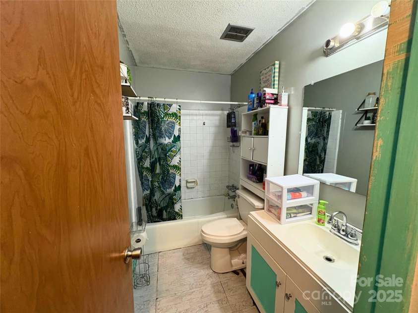 1113 13th Street, Conover, NC 28613.  MLS# CAR4287239, YatesRealty ID 29506. Bathroom