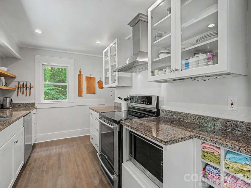 878 Garren Creek Road, Fairview, NC 28730.  MLS# CAR4387190, YatesRealty ID 29506. Updated Kitchen