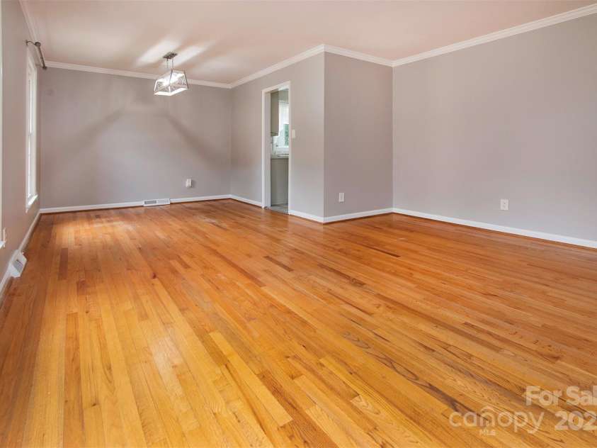 1117 Huntsmoor Drive, Gastonia, NC 28054.  MLS# CAR4286460, YatesRealty ID 29508. 