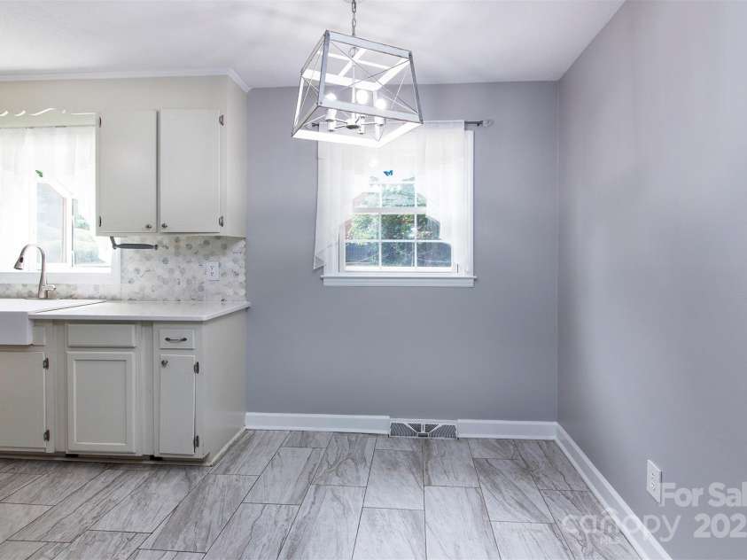 1117 Huntsmoor Drive, Gastonia, NC 28054.  MLS# CAR4286460, YatesRealty ID 29508. 