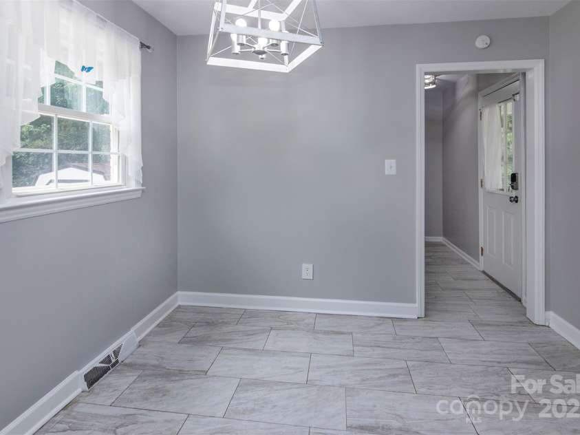 1117 Huntsmoor Drive, Gastonia, NC 28054.  MLS# CAR4286460, YatesRealty ID 29508. 