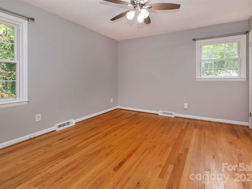 1117 Huntsmoor Drive, Gastonia, NC 28054.  MLS# CAR4286460, YatesRealty ID 29508. 