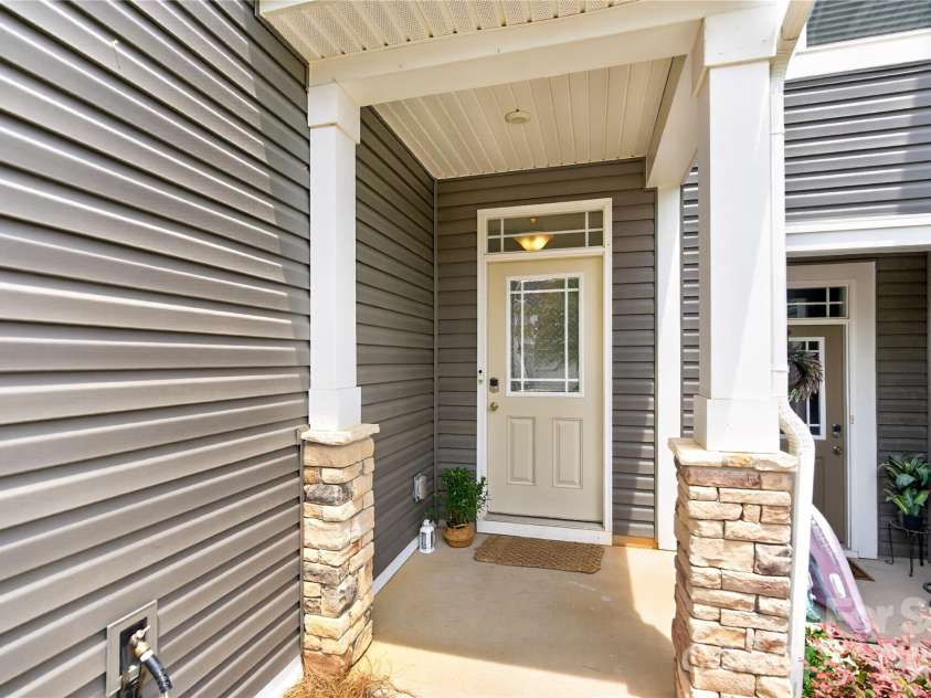 1211 Bigelow Street, Charlotte, NC 28269.  MLS# CAR4392213, YatesRealty ID 29509. 