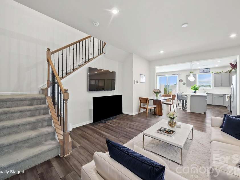 1211 Bigelow Street, Charlotte, NC 28269.  MLS# CAR4413102, YatesRealty ID 29509. 