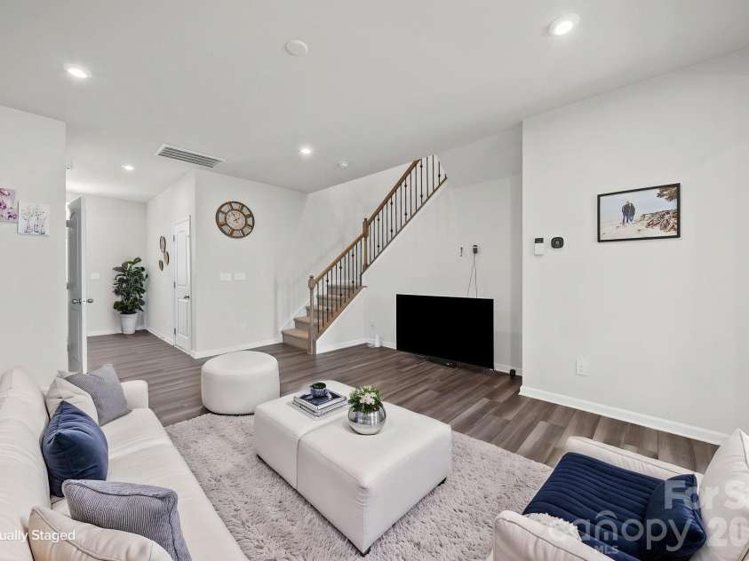 1211 Bigelow Street, Charlotte, NC 28269.  MLS# CAR4413102, YatesRealty ID 29509. 