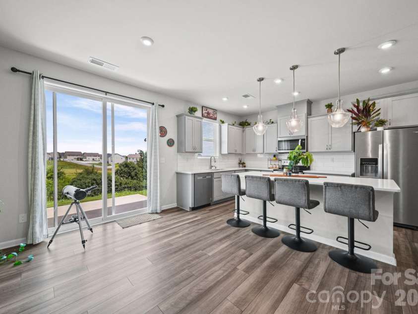 1211 Bigelow Street, Charlotte, NC 28269.  MLS# CAR4413102, YatesRealty ID 29509. 