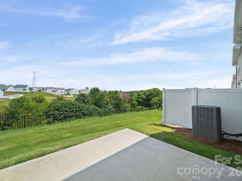 1211 Bigelow Street, Charlotte, NC 28269.  MLS# CAR4413102, YatesRealty ID 29509. 