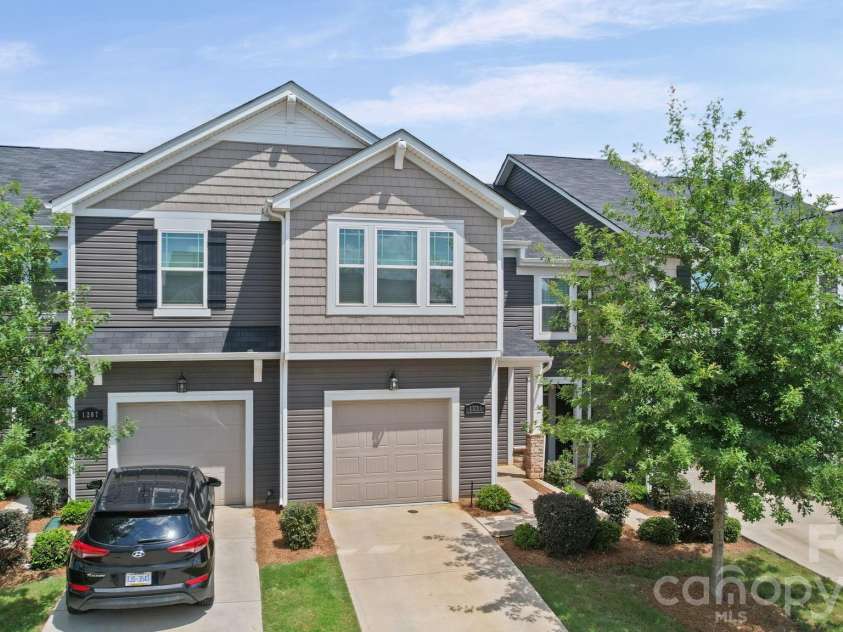 1211 Bigelow Street, Charlotte, NC 28269.  MLS# CAR4413102, YatesRealty ID 29509. 