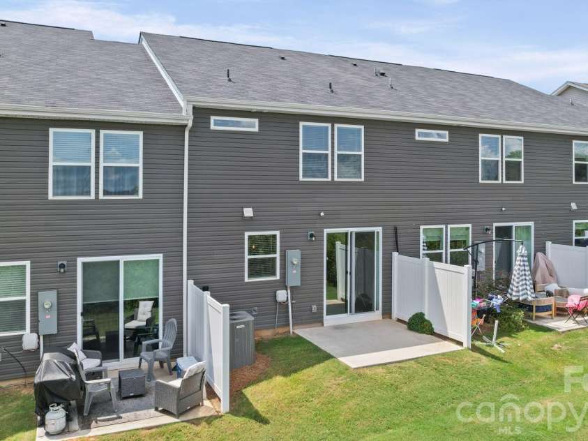 1211 Bigelow Street, Charlotte, NC 28269.  MLS# CAR4413102, YatesRealty ID 29509. 