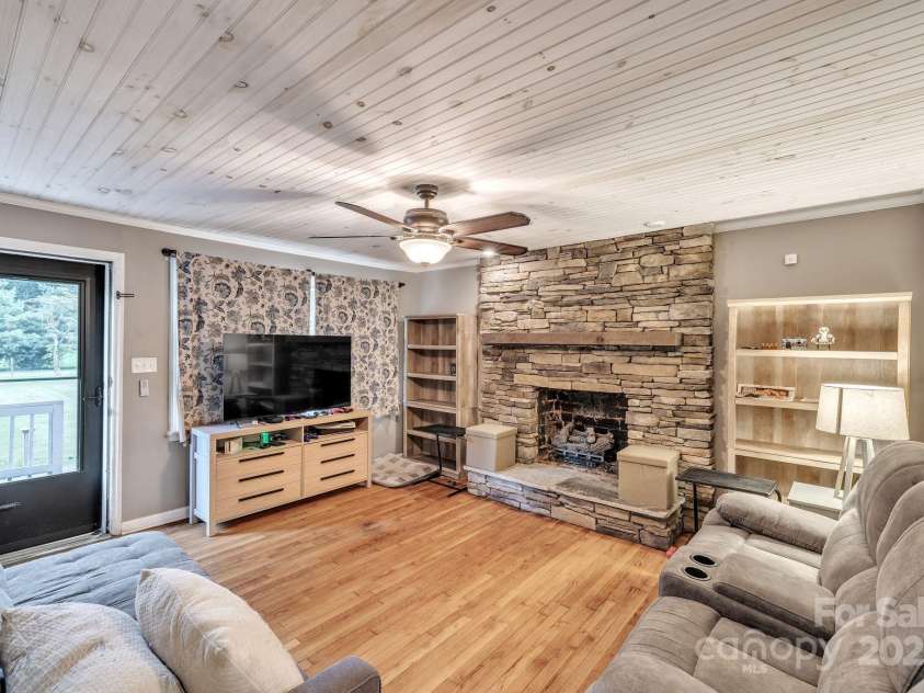 2729 Horseford Road, Lenoir, NC 28645.  MLS# CAR4287959, YatesRealty ID 29509. 