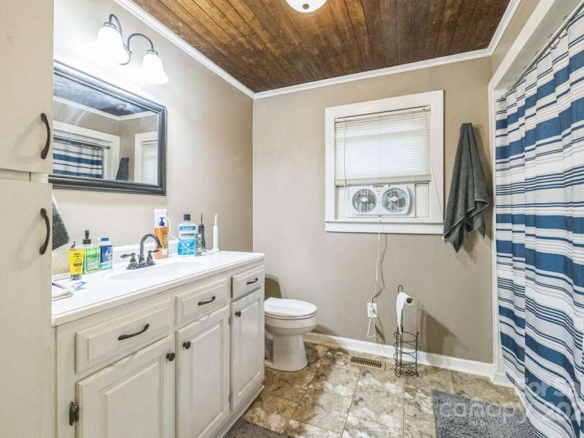 2729 Horseford Road, Lenoir, NC 28645.  MLS# CAR4287959, YatesRealty ID 29509. 