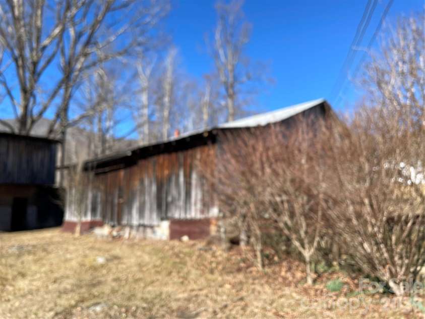 29 Cook Town Road, Bakersville, NC 28705.  MLS# CAR4347408, YatesRealty ID 2951. 