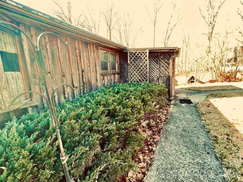 29 Cook Town Road, Bakersville, NC 28705.  MLS# CAR4347408, YatesRealty ID 2951. 