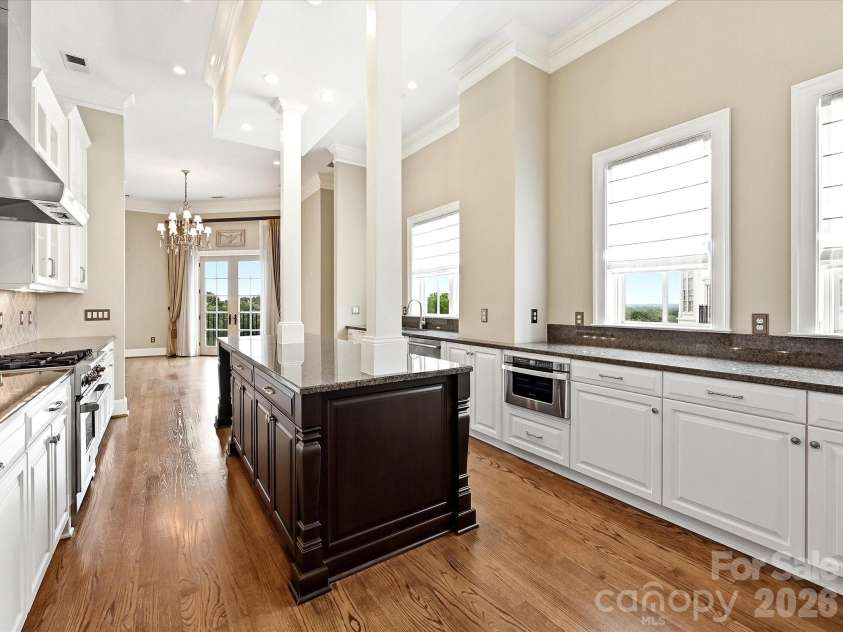 2823 Providence Road, Charlotte, NC 28211.  MLS# CAR4391488, YatesRealty ID 29510. 