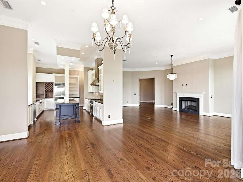 2823 Providence Road, Charlotte, NC 28211.  MLS# CAR4391488, YatesRealty ID 29510. 