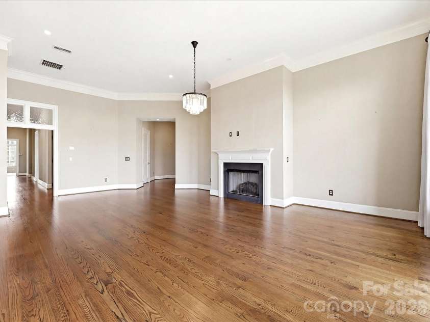 2823 Providence Road, Charlotte, NC 28211.  MLS# CAR4391488, YatesRealty ID 29510. 