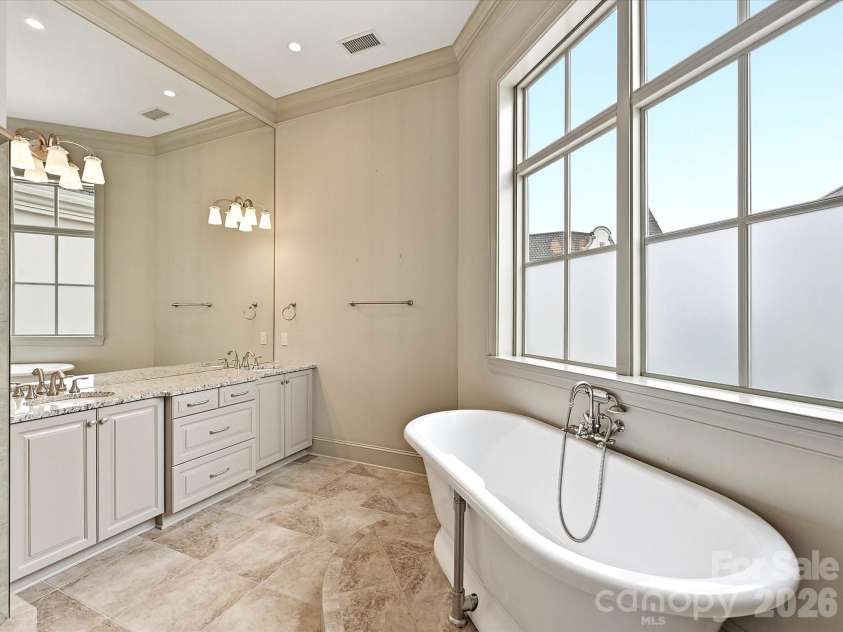 2823 Providence Road, Charlotte, NC 28211.  MLS# CAR4391488, YatesRealty ID 29510. 