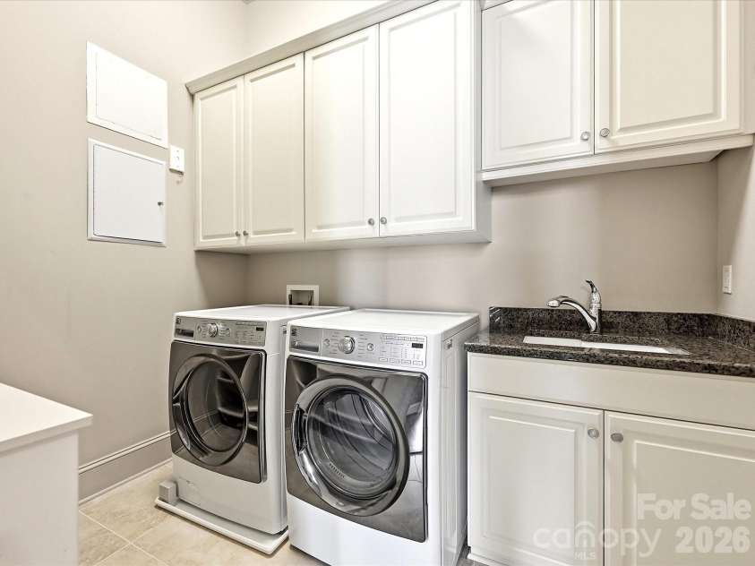 2823 Providence Road, Charlotte, NC 28211.  MLS# CAR4391488, YatesRealty ID 29510. 