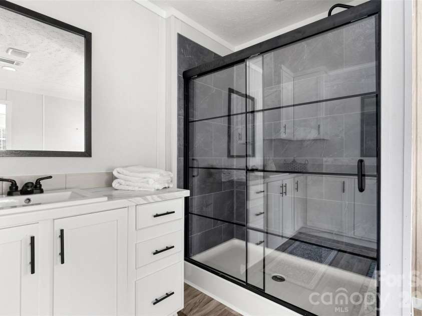 832 Jack Bone Hill Road, Jefferson, SC 29718.  MLS# CAR4391541, YatesRealty ID 29511. Primary Bathroom En-suite