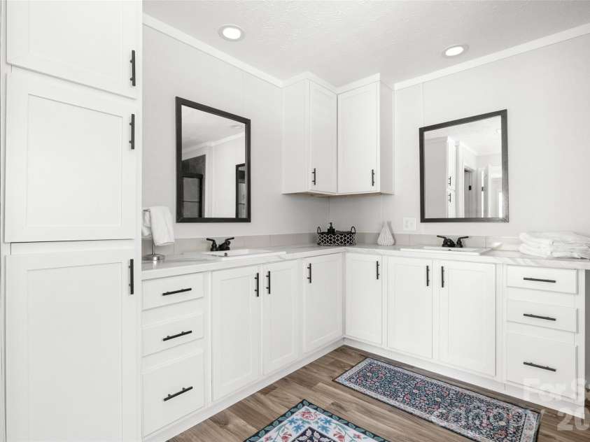 832 Jack Bone Hill Road, Jefferson, SC 29718.  MLS# CAR4391541, YatesRealty ID 29511. Primary Bathroom En-Suite