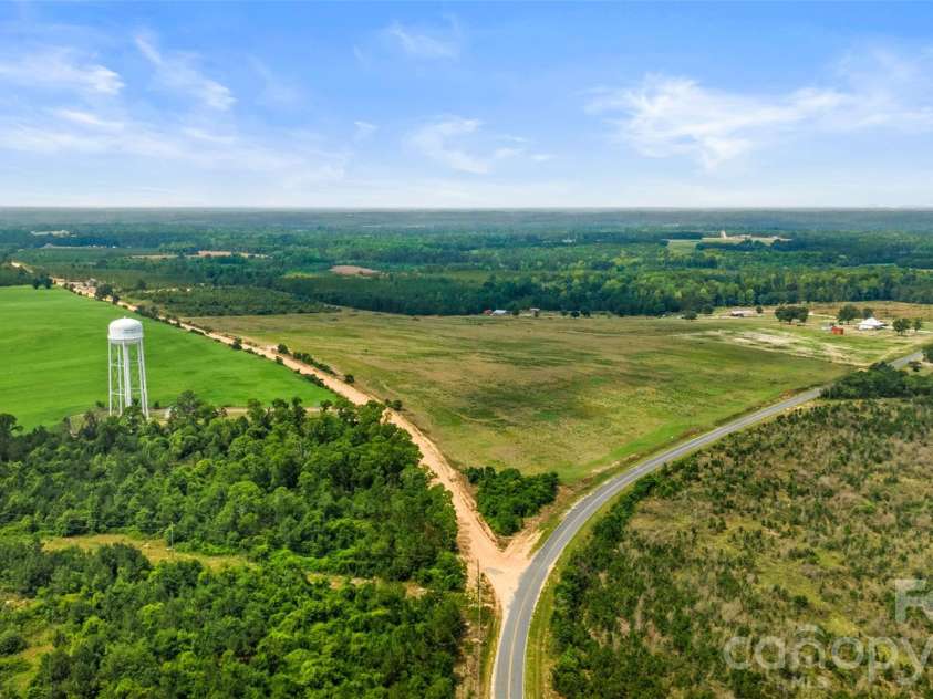 832 Jack Bone Hill Road, Jefferson, SC 29718.  MLS# CAR4391541, YatesRealty ID 29511. Road into the home 