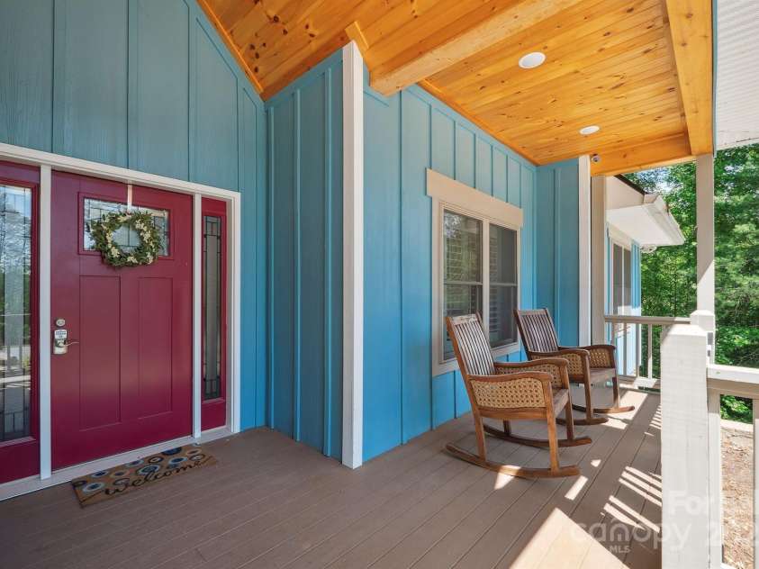 225 Henrys Glen Drive, Morganton, NC 28655.  MLS# CAR4280672, YatesRealty ID 29512. 