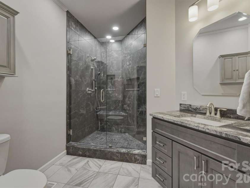 315 Lakeview Trail, Nebo, NC 28761.  MLS# CAR4391588, YatesRealty ID 29513. 3rd Full Bathroom