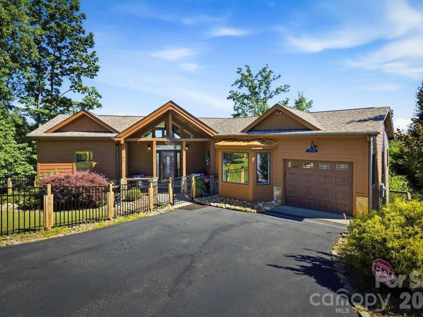 315 Lakeview Trail, Nebo, NC 28761.  MLS# CAR4391588, YatesRealty ID 29513. 