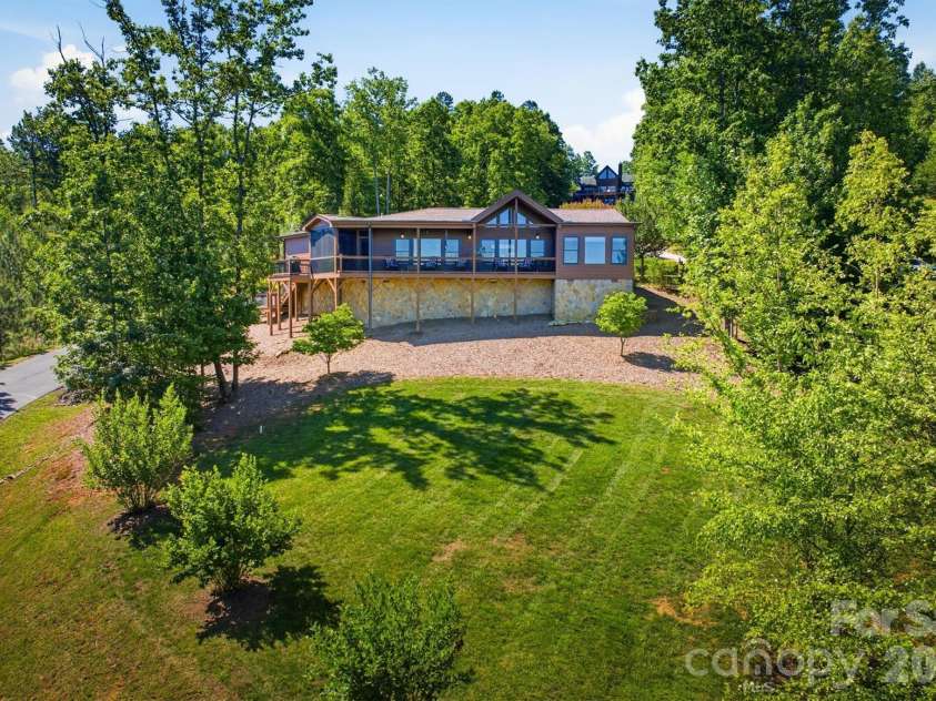 315 Lakeview Trail, Nebo, NC 28761.  MLS# CAR4391588, YatesRealty ID 29513. 