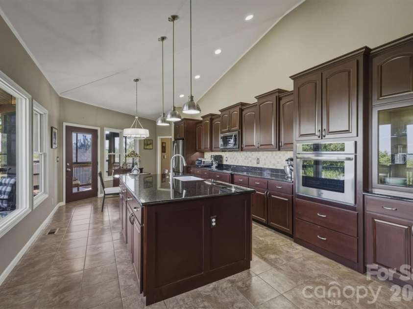 315 Lakeview Trail, Nebo, NC 28761.  MLS# CAR4391588, YatesRealty ID 29513. 