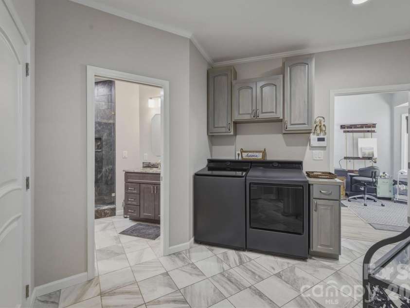315 Lakeview Trail, Nebo, NC 28761.  MLS# CAR4391588, YatesRealty ID 29513. Laundry Room