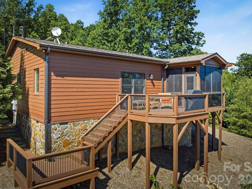 315 Lakeview Trail, Nebo, NC 28761.  MLS# CAR4391588, YatesRealty ID 29513. New Back Deck off Screened Porch