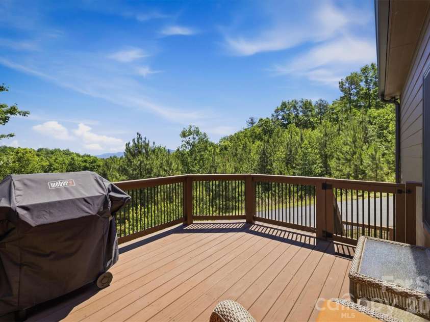315 Lakeview Trail, Nebo, NC 28761.  MLS# CAR4391588, YatesRealty ID 29513. New Side Deck