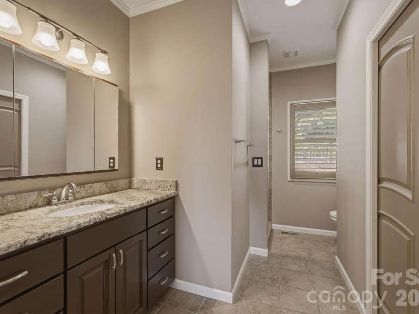 315 Lakeview Trail, Nebo, NC 28761.  MLS# CAR4391588, YatesRealty ID 29513. Primary Bathroom
