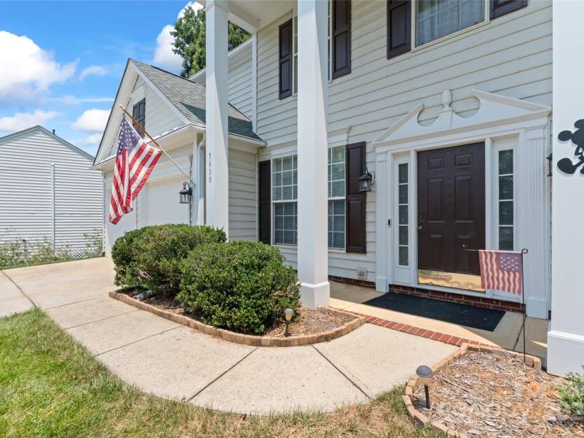 5630 Cambridge Bay Drive, Charlotte, NC 28269.  MLS# CAR4279403, YatesRealty ID 29513. 