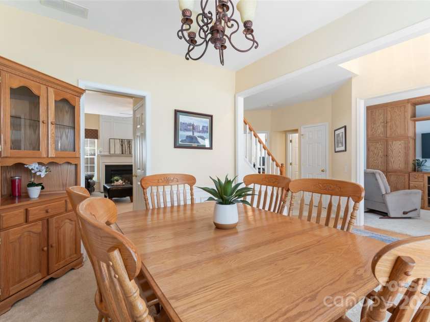 5630 Cambridge Bay Drive, Charlotte, NC 28269.  MLS# CAR4279403, YatesRealty ID 29513. 