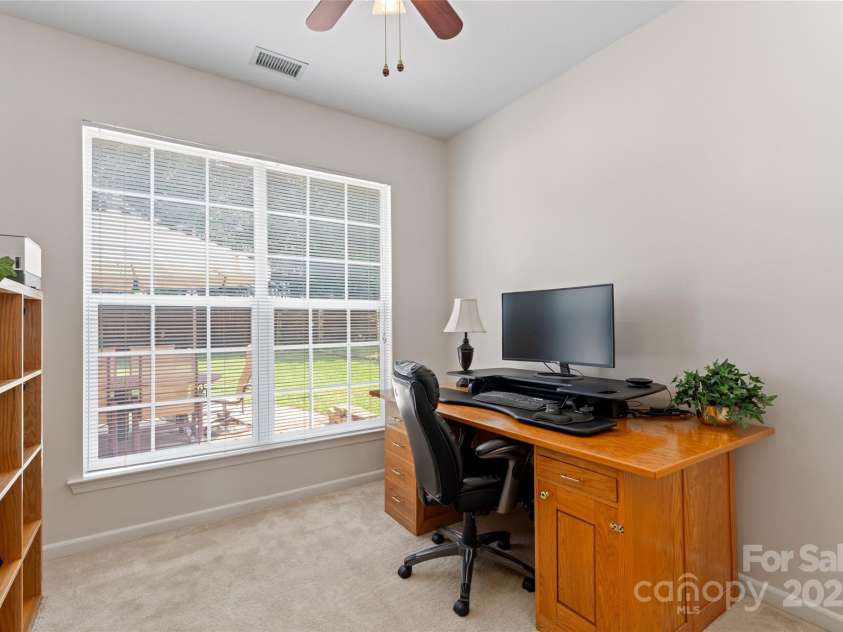 5630 Cambridge Bay Drive, Charlotte, NC 28269.  MLS# CAR4279403, YatesRealty ID 29513. 