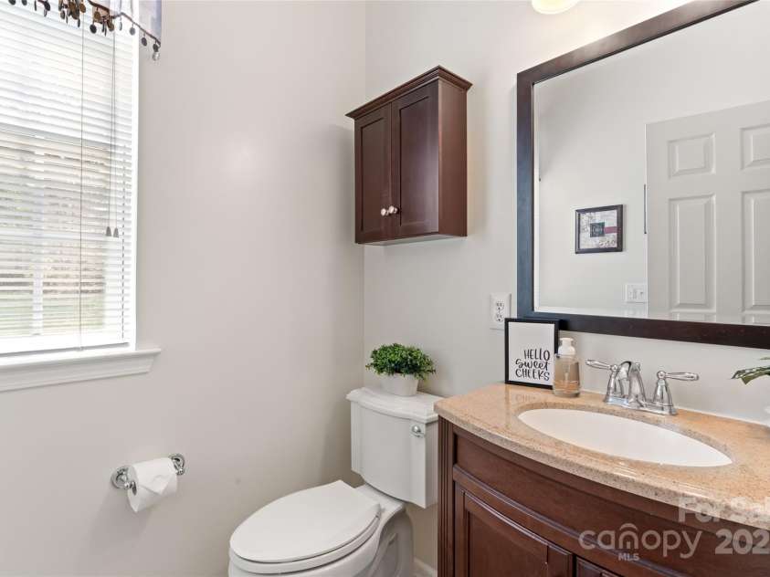 5630 Cambridge Bay Drive, Charlotte, NC 28269.  MLS# CAR4279403, YatesRealty ID 29513. 