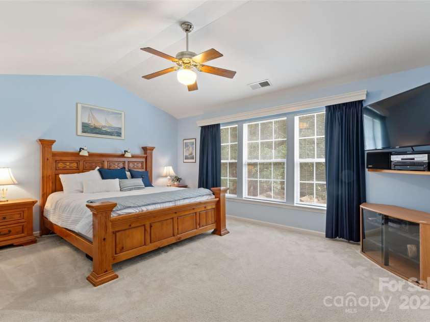 5630 Cambridge Bay Drive, Charlotte, NC 28269.  MLS# CAR4279403, YatesRealty ID 29513. 