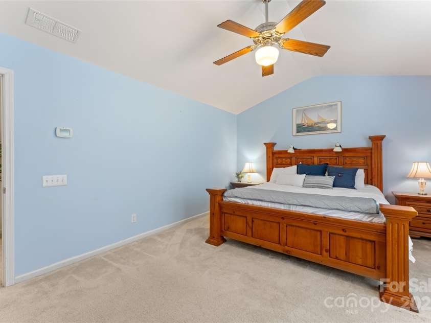 5630 Cambridge Bay Drive, Charlotte, NC 28269.  MLS# CAR4279403, YatesRealty ID 29513. 
