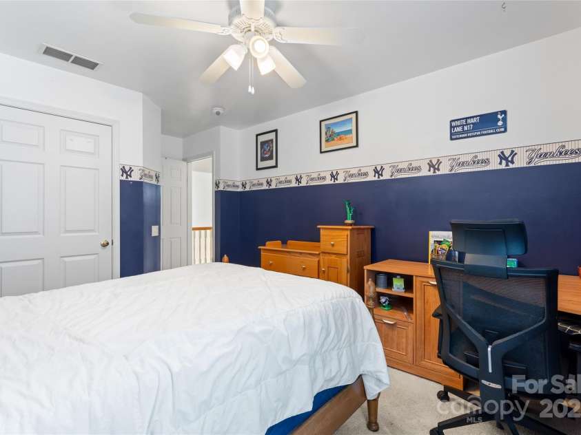 5630 Cambridge Bay Drive, Charlotte, NC 28269.  MLS# CAR4279403, YatesRealty ID 29513. 