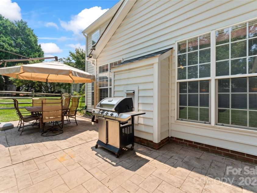 5630 Cambridge Bay Drive, Charlotte, NC 28269.  MLS# CAR4279403, YatesRealty ID 29513. 