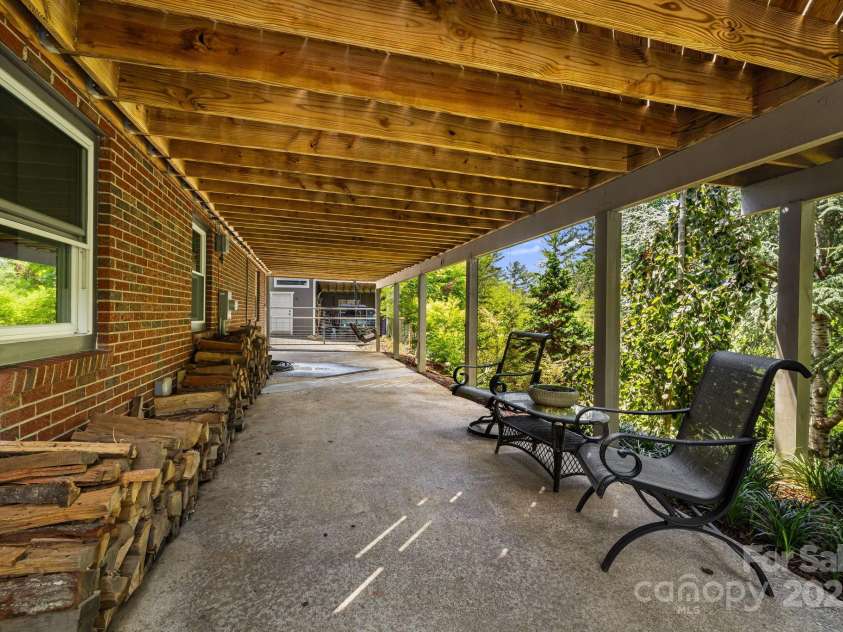 211 Hamburg Mountain Road, Weaverville, NC 28787.  MLS# CAR4279854, YatesRealty ID 29514. 