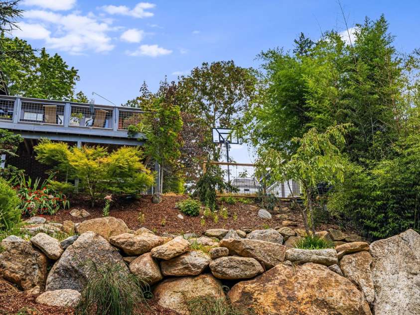 211 Hamburg Mountain Road, Weaverville, NC 28787.  MLS# CAR4279854, YatesRealty ID 29514. 